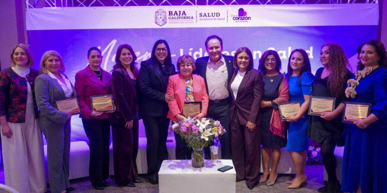  RECONOCIMIENTO A MUJERES FORJADORAS DE LA SECRETARÍA DE SALUD EN BC