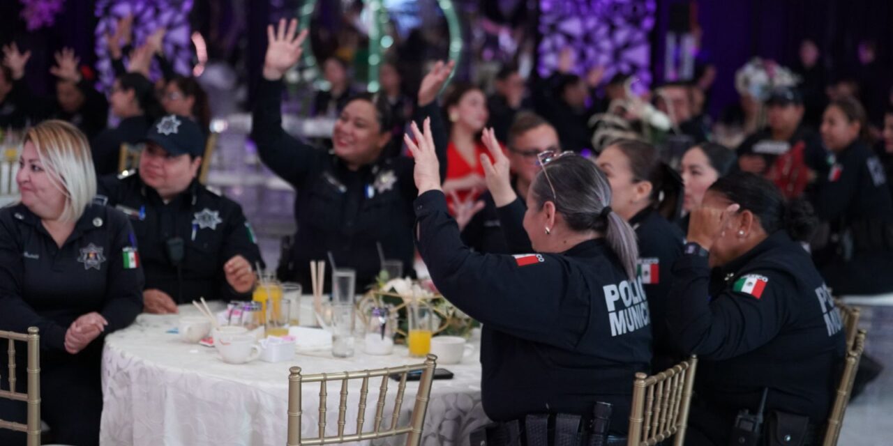 RECONOCEN A LAS MAMÁS DE LA POLICÍA MUNICIPAL DE MEXICALI