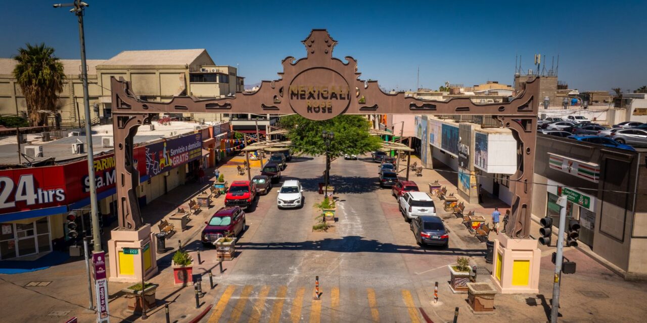 MEXICALI ROSE ABRE PASO DE CALLE REFORMA ENTRE MORELOS Y MÉXICO 