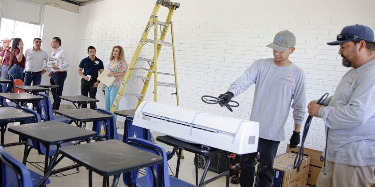 SUPERVISAN AVANCES EN LA INSTALACIÓN DE REFRIGERACIONES EN PLANTELES EDUCATIVOS  