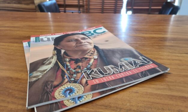 LA TIENES QUE TENER EN TUS MANOS