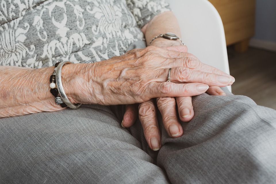 LA IMPORTANCIA DE LA SALUD MENTAL EN ADULTOS MAYORES