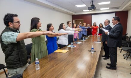 PROTESTAN DIRECTIVOS DE ESCUELAS NORMALES DE BAJA CALIFORNIA 