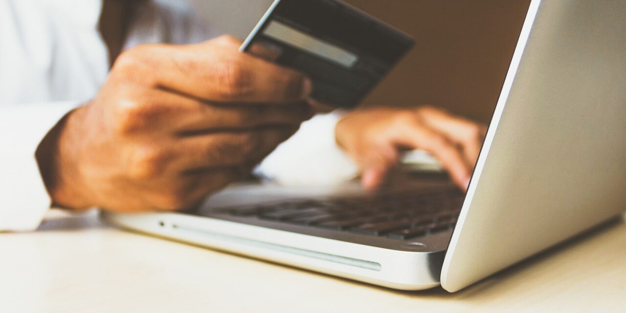 CÓMO SOBREVIVIR A LAS COMPRAS DE FIN DE AÑO