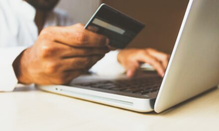 CÓMO SOBREVIVIR A LAS COMPRAS DE FIN DE AÑO