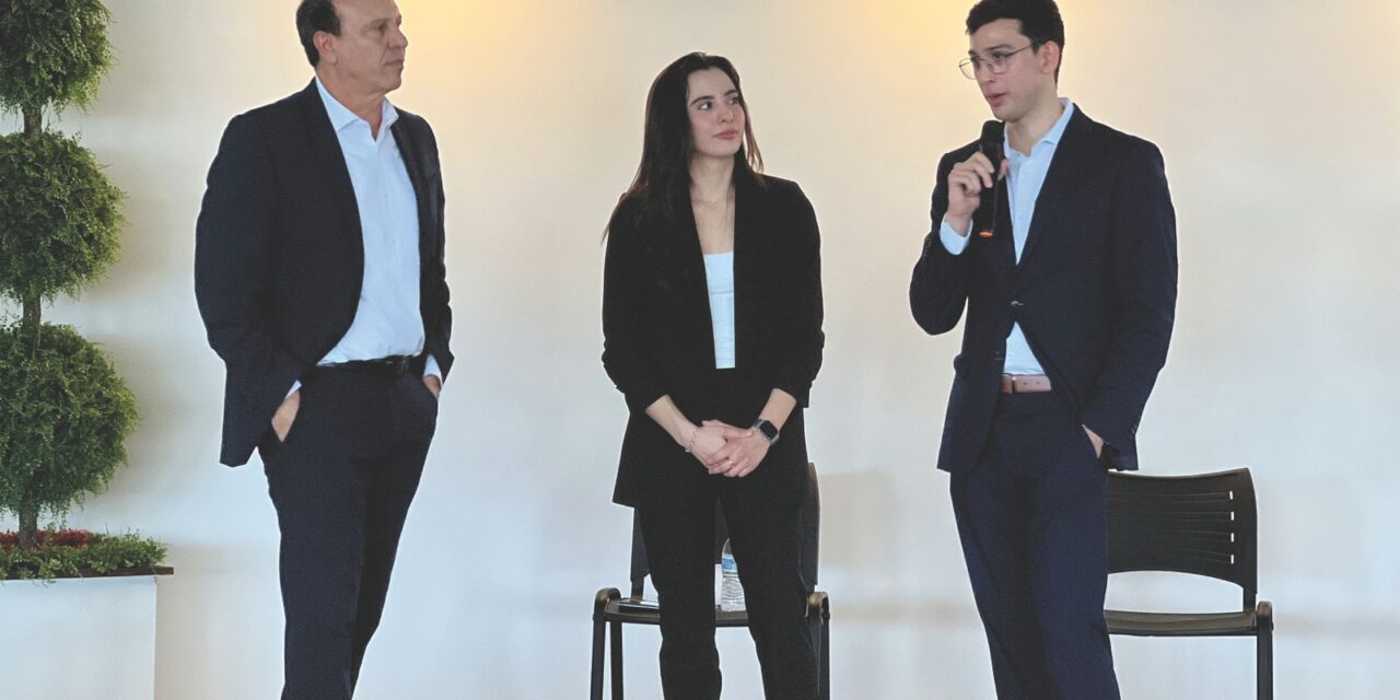 ASESORAN SOBRE PROYECTO PROFESIONAL Y PLAN DE VIDA