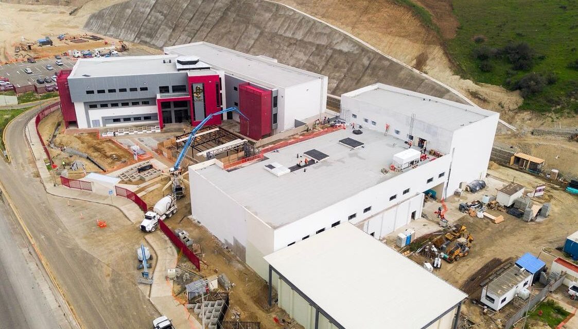 AVANZA CONSTRUCCIÓN DE LA UNIVERSIDAD ROSARIO CASTELLANOS EN TIJUANA