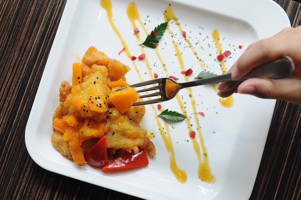 LA IMPORTANCIA DE UNA ALIMENTACIÓN EQUILIBRADA