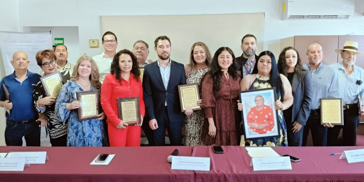 ESTÍMULOS Y RECONOCIMIENTOS A EMPLEADOS DEL CONGRESO POR SU JUBILACIÓN 