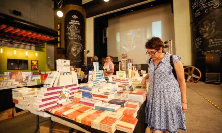 FOMENTAN EL HÁBITO DE LA LECTURA CON LOS TENDIDOS DE LIBROS EN BAJA CALIFORNIA