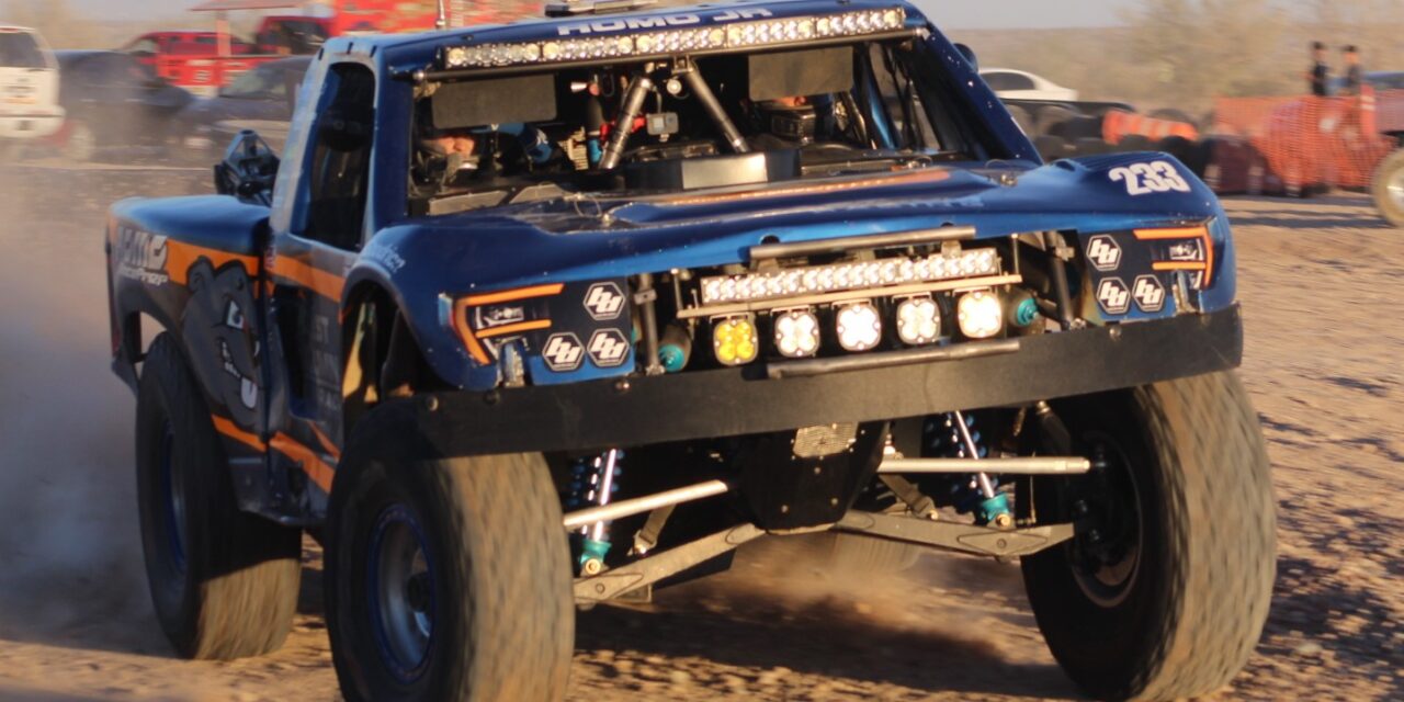 BRILLA SAMUEL SOTO EN LA NIGHT RACE DE CODE