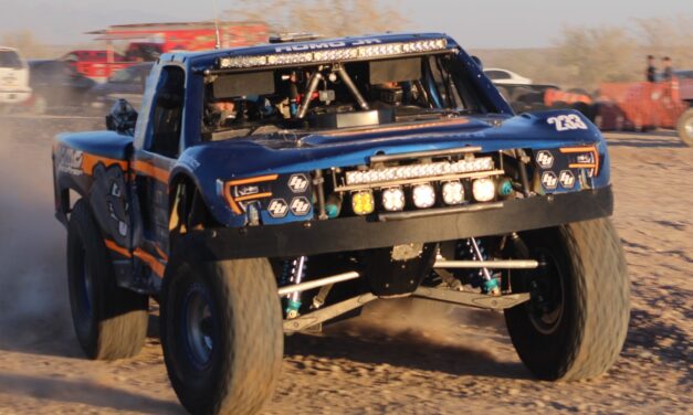 BRILLA SAMUEL SOTO EN LA NIGHT RACE DE CODE