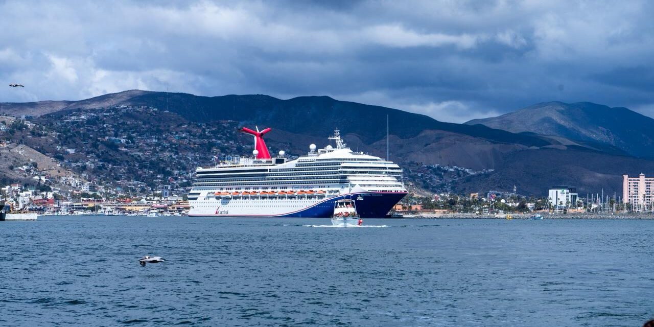 LLEGADA DE CRUCEROS AL PUERTO DE ENSENADA A LA ALZA