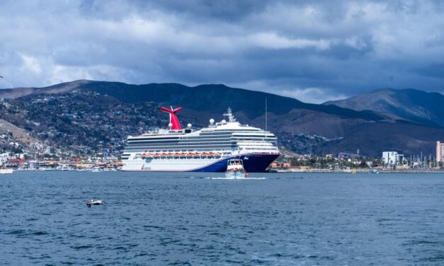 LLEGADA DE CRUCEROS AL PUERTO DE ENSENADA A LA ALZA