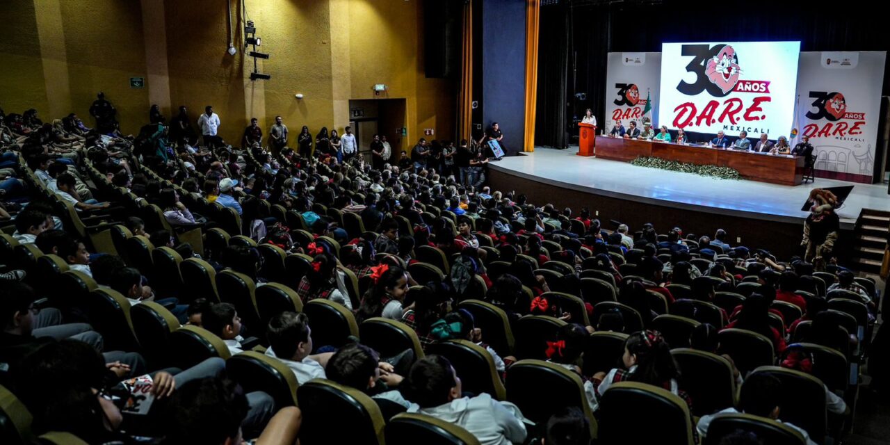 CELEBRAN 30 AÑOS DE D.A.R.E. MEXICALI