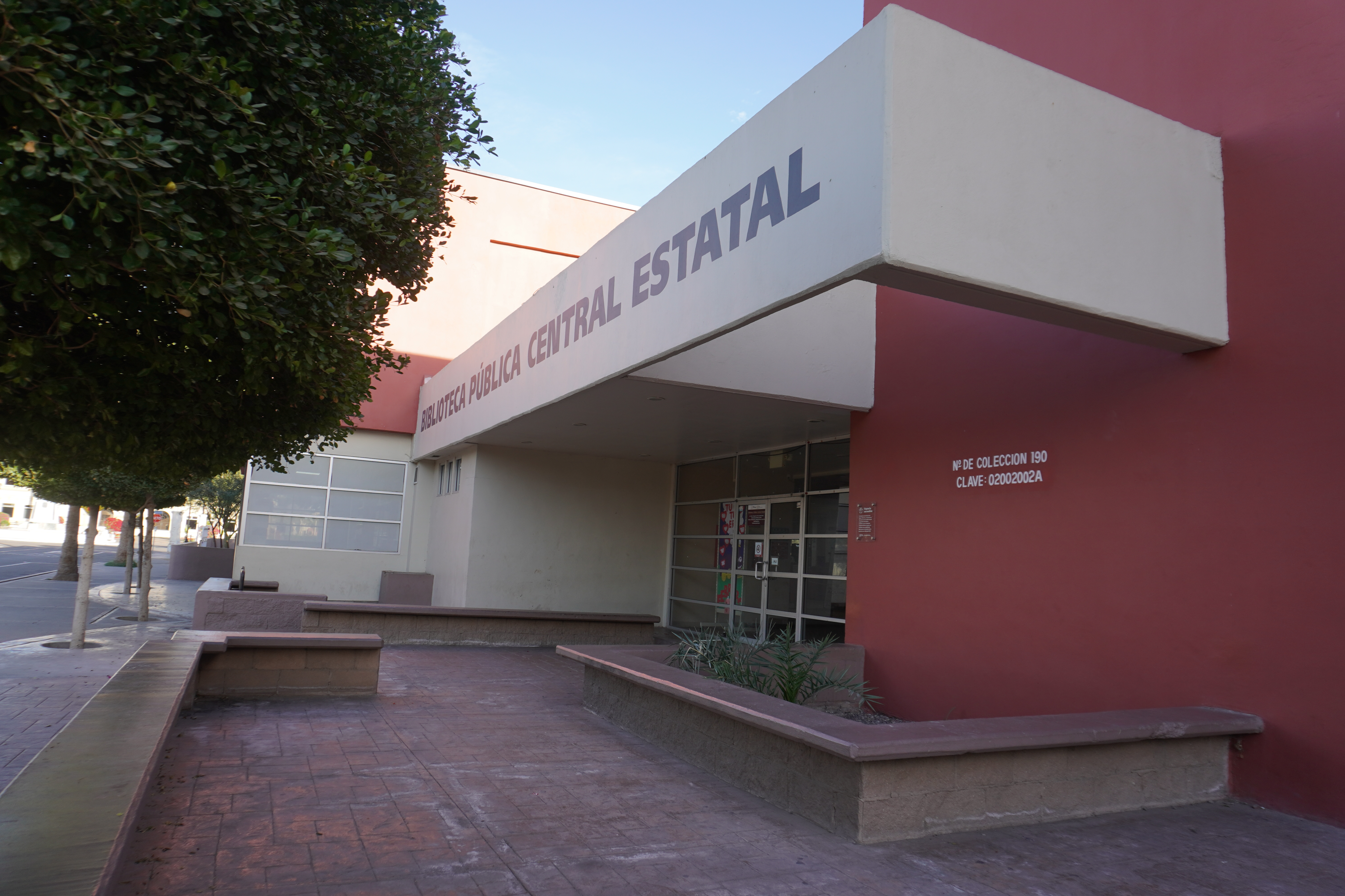 MEDIO SIGLO DE LA BIBLIOTECA PÚBLICA CENTRAL ESTATAL