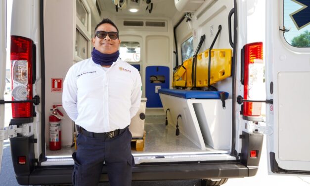 SOBRESALE TRABAJO DE PARAMÉDICOS PARA SALVAR VIDAS EN BC