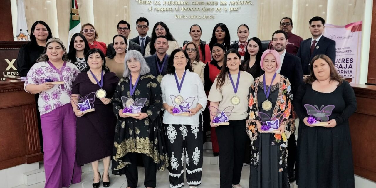 ELIGEN A 6 MUJERES DESTACADAS EN EL “MURO EN HONOR”