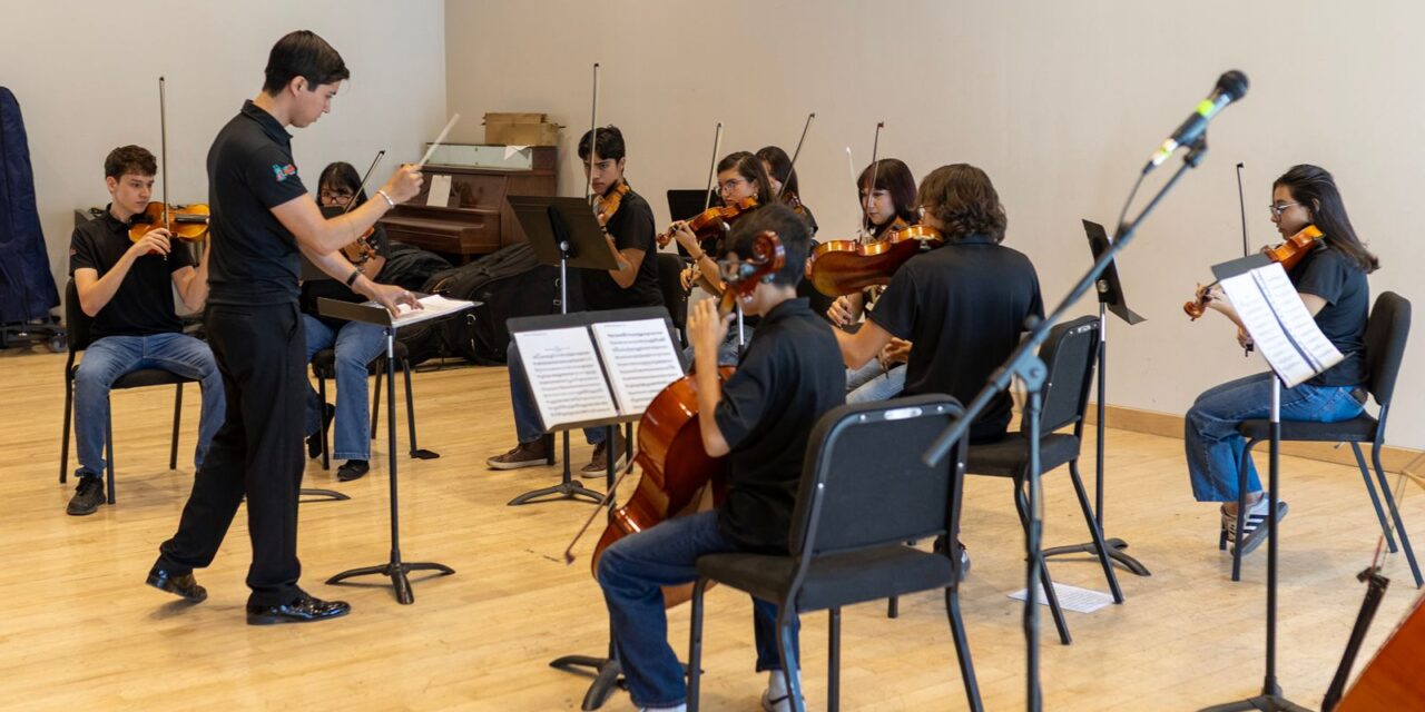 DISFRUTAN CONCIERTO DIDÁCTICO CON ENSAMBLE DE CUERDAS DE RÍO NUEVO