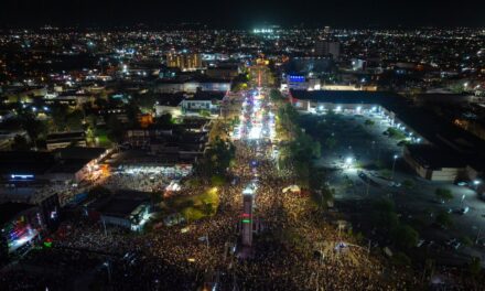 MILES DE CACHANILLAS EN GRITO DE INDEPENDENCIA